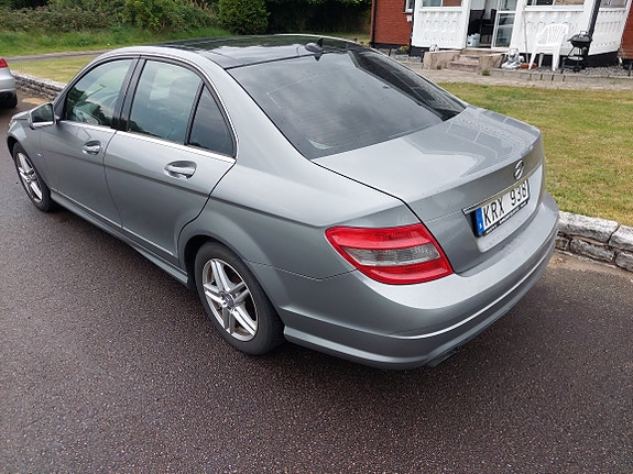 Mercedes-Benz C180 2 of 7
