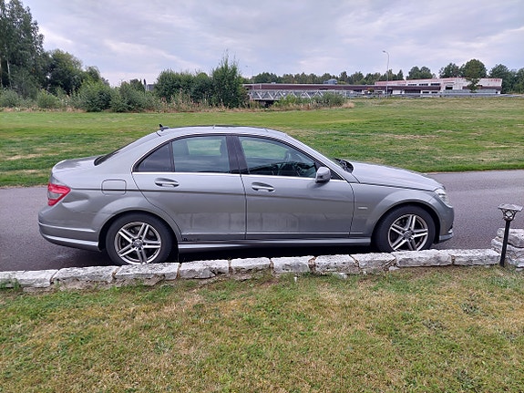 Mercedes-Benz C180 5 of 7