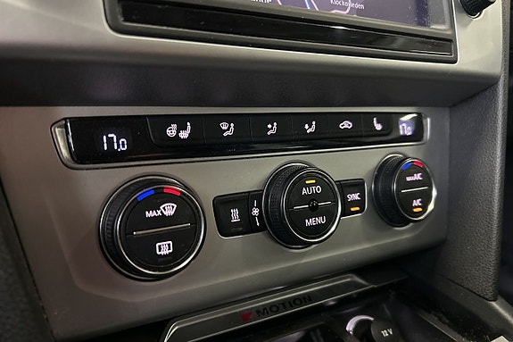 Volkswagen Passat 26 of 30