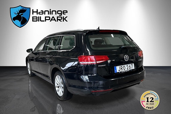 Volkswagen Passat 10 of 30