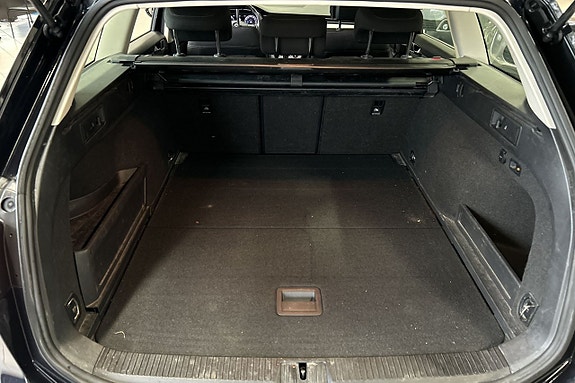 Volkswagen Passat 21 of 30