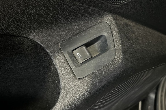 Volkswagen Passat 23 of 30