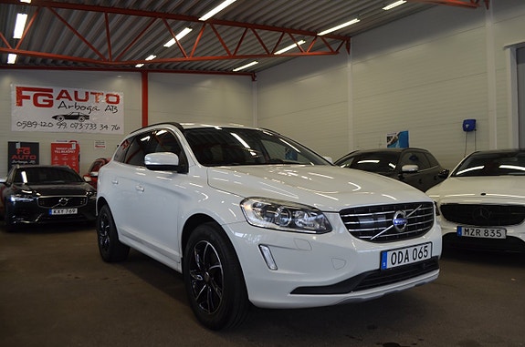 Volvo XC60 4 of 25