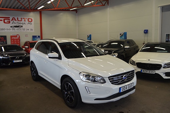 Volvo XC60 3 of 25