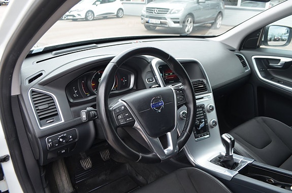 Volvo XC60 19 of 25