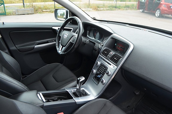 Volvo XC60 18 of 25