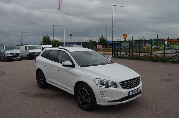 Volvo XC60 15 of 25
