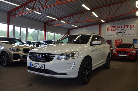 Volvo XC60 2 of 25