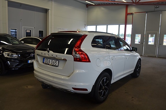 Volvo XC60 5 of 25