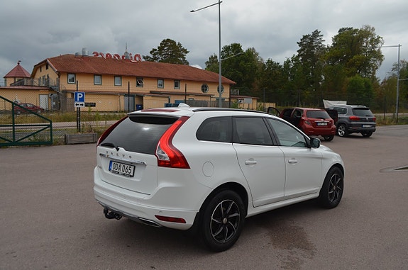 Volvo XC60 12 of 25