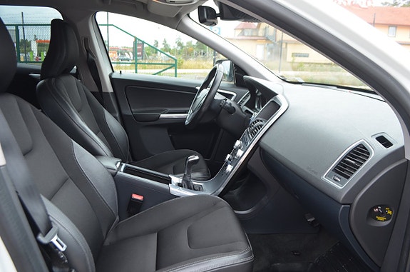 Volvo XC60 17 of 25