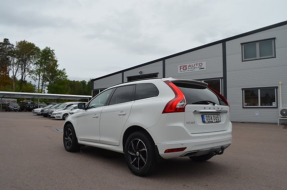 Volvo XC60 11 of 25