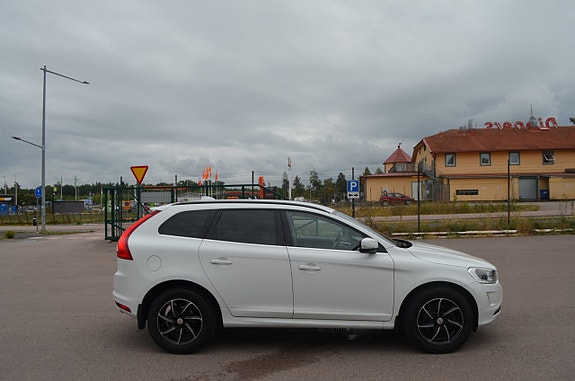 Volvo XC60 14 of 25