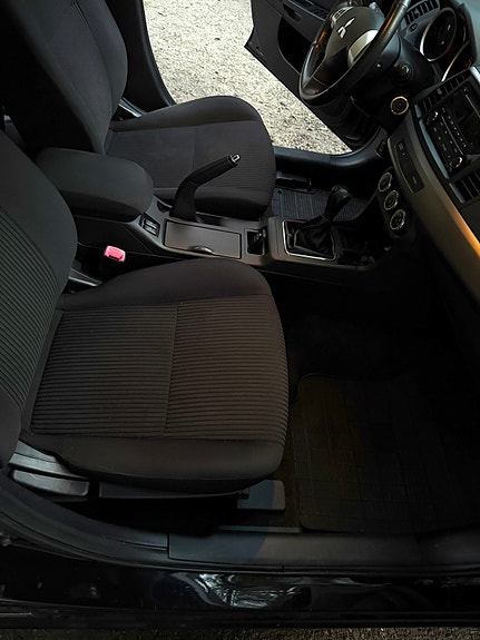 Mitsubishi Lancer 16 of 19