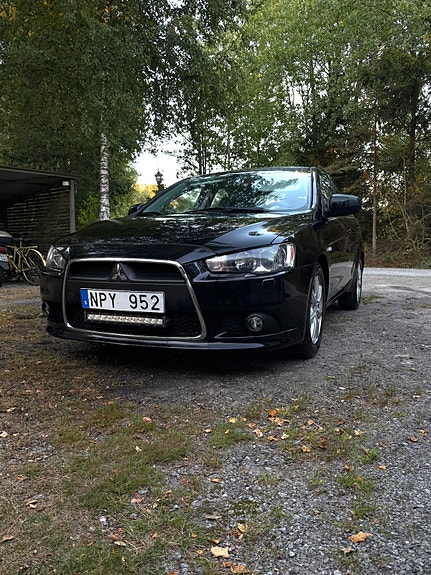 Mitsubishi Lancer 3 of 19