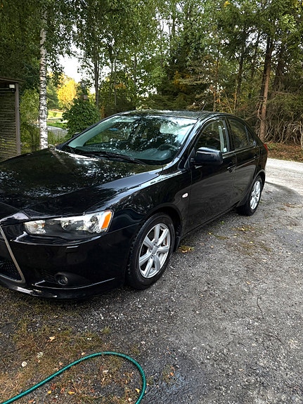 Mitsubishi Lancer 4 of 19