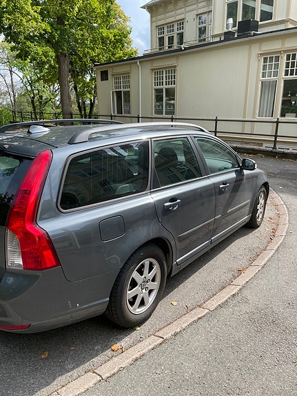Volvo V50 4 of 13