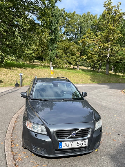 Volvo V50 3 of 13