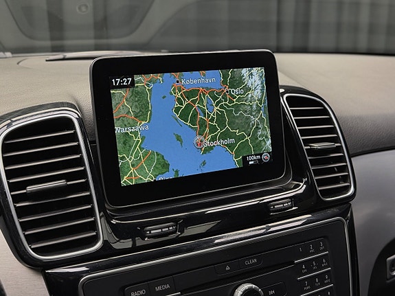 Mercedes-Benz GLE350 d 28 of 30
