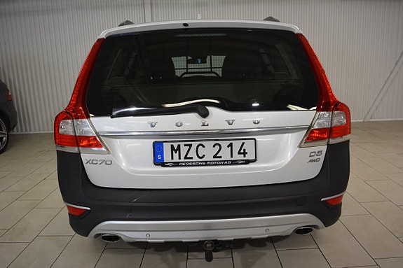 Volvo XC70 8 of 22