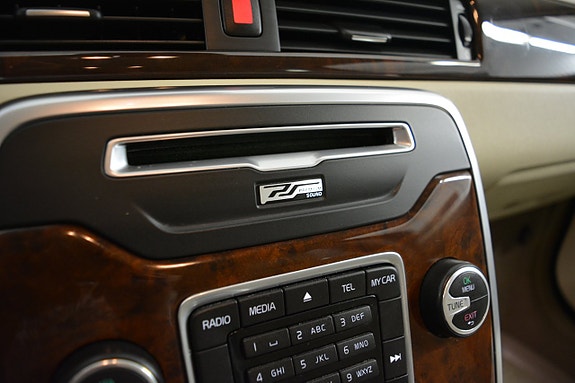 Volvo XC70 15 of 22