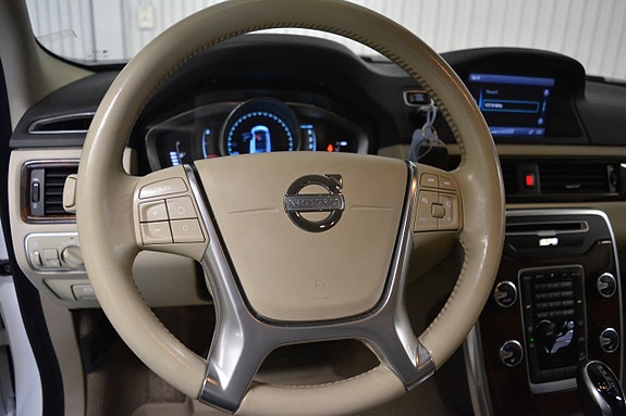 Volvo XC70 12 of 22