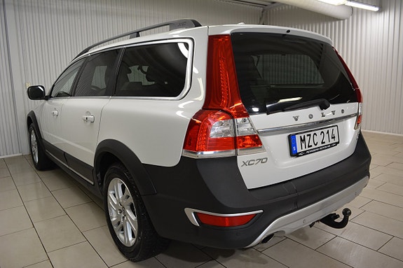 Volvo XC70 5 of 22