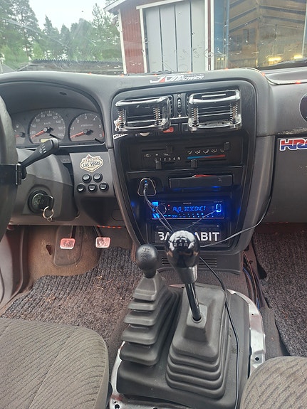 Nissan NP300 6 of 6