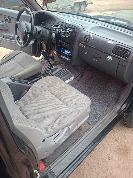 Nissan NP300 5 of 6