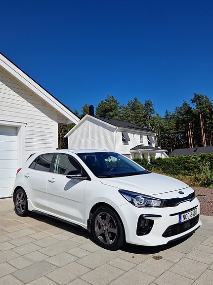 Kia Rio 7 of 10