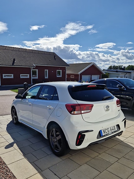 Kia Rio 5 of 10