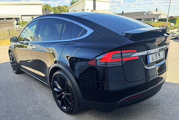 Tesla Model X 3 of 17