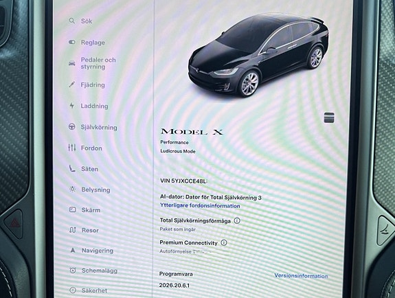 Tesla Model X 5 of 17