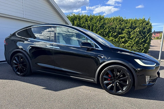 Tesla Model X 2 of 17