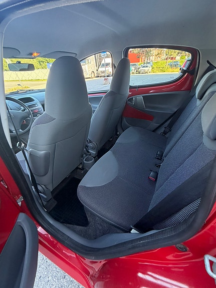 Peugeot 107 6 of 8