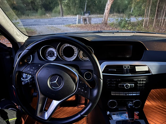 Mercedes-Benz C220 5 of 5