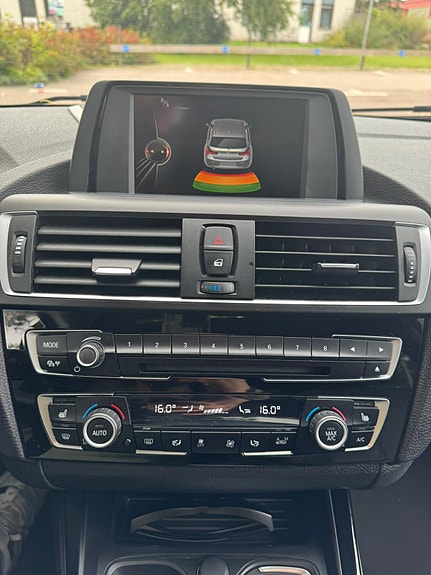 BMW 118d 5 of 8