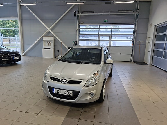 Hyundai i20 2 of 6