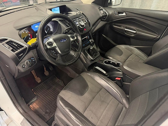Ford Kuga 5 of 9