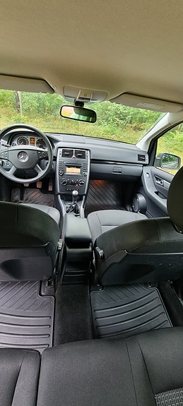 Mercedes-Benz B180 8 of 8