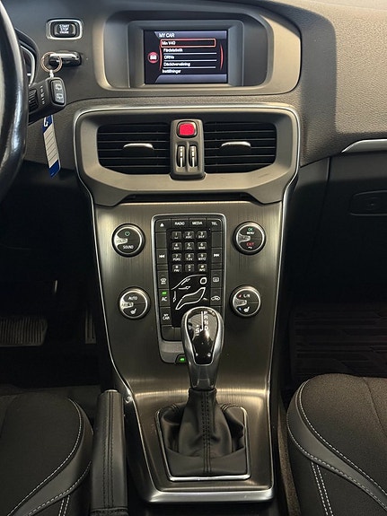 Volvo V40 13 of 13