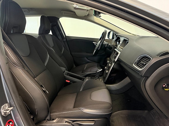 Volvo V40 10 of 13