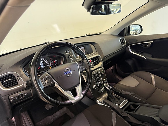 Volvo V40 11 of 13
