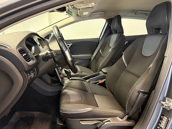 Volvo V40 7 of 13