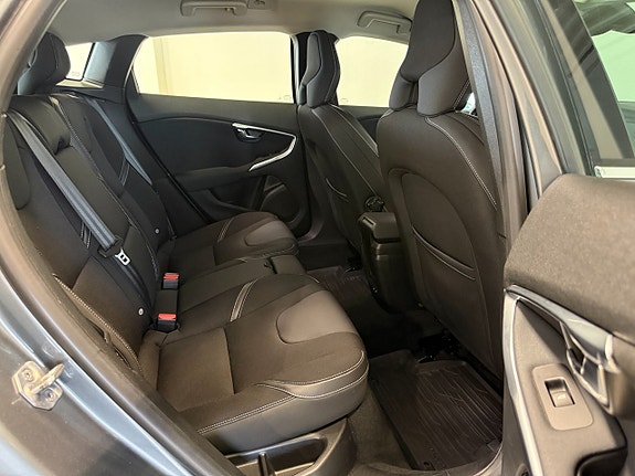 Volvo V40 9 of 13