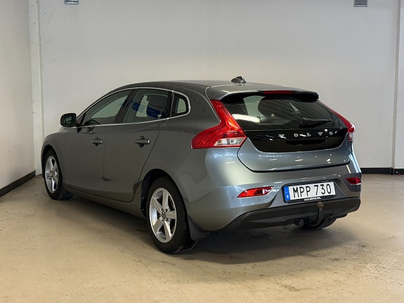Volvo V40 4 of 13
