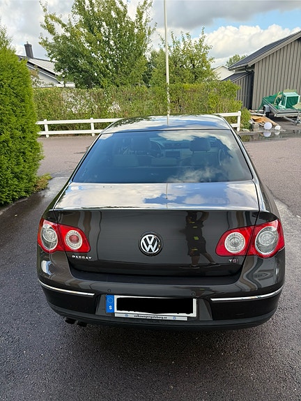 Volkswagen Passat 3 of 9