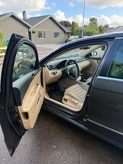 Volkswagen Passat 7 of 9
