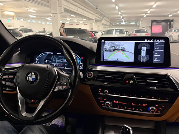 BMW 530e 16 of 19