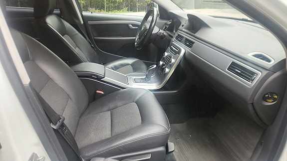 Volvo V70 14 of 14